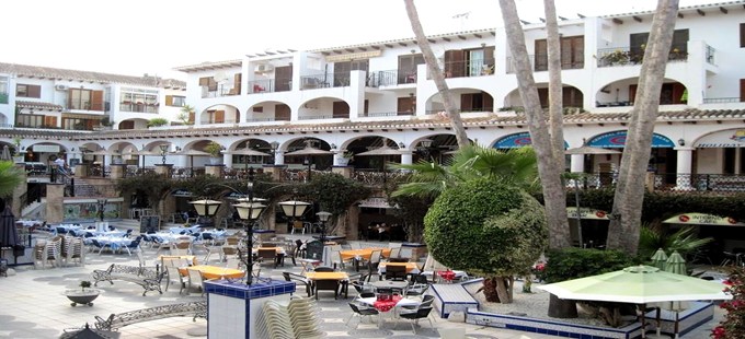 Plaza.jpg